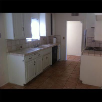 SW Bakersfield 3 bed/2bath