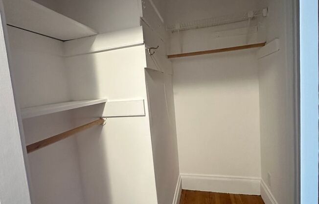 Studio, 1 bath, $1,950, Unit 12 Brooks Park #7