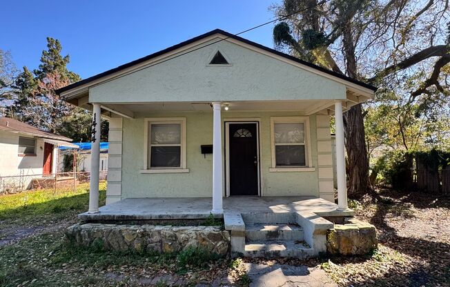 RUDUCED APP FEE & WAIVED MOVE IN FEES- Spacious Home in the Fairfield Neighborhood
