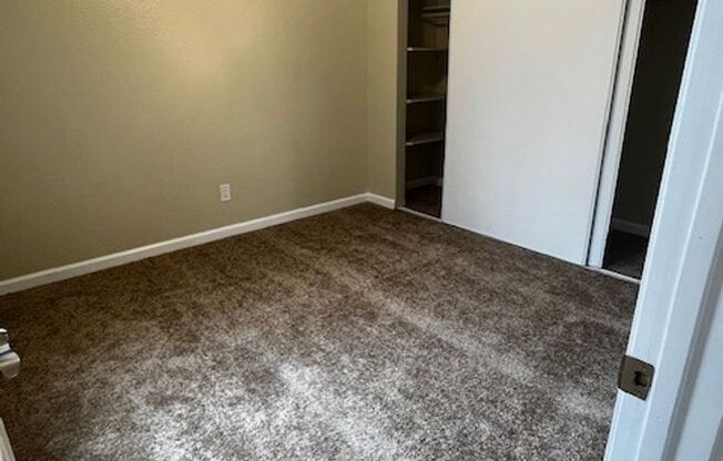 2 beds, 1 bath, 825 sqft, $1,860, Unit 231