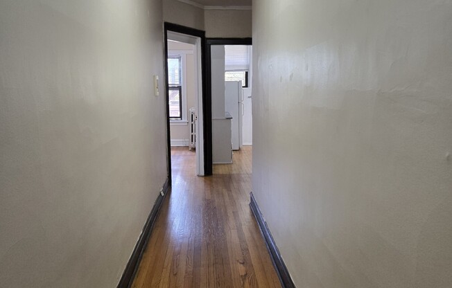 2417 W Sunnyside Ave