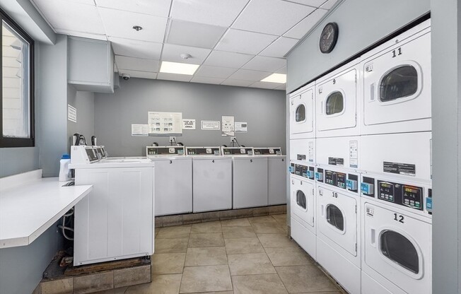 1 bed, 1 bath, 400 sqft, $2,700, Unit 329