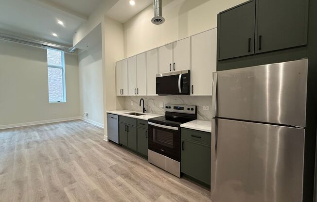1 bed, 1.5 baths, 689 sqft, $3,395, Unit 204