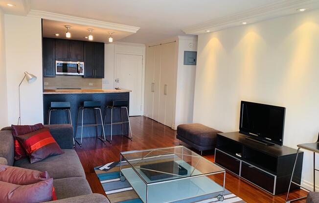 1 bed, 1 bath, 700 sqft, $5,250, Unit 15-F