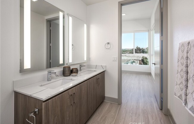 2 beds, 2 baths, 1,305 sqft, $3,418, Unit 204