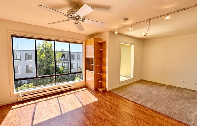 Exceptionally Remodeled Top-Floor Bright Studio