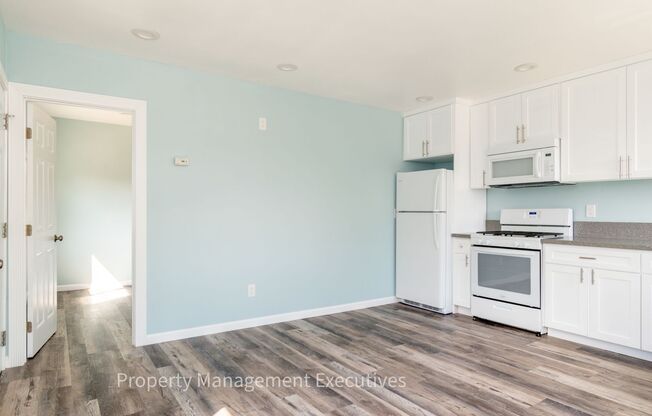 1 bed, 1 bath, $1,795, Unit 2021 Ocean View Blvd