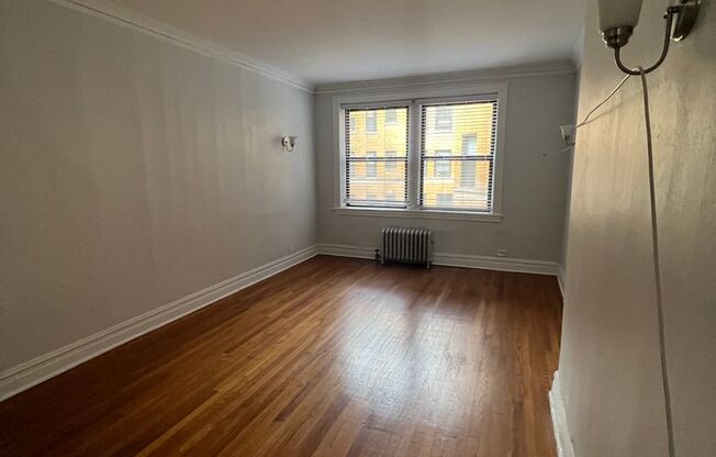 1 bed, 1 bath, 590 sqft, $1,645, Unit 609-1I