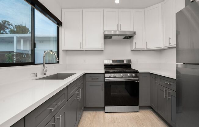 Live in one of the best locations in Los Angeles - Hollywood Hills