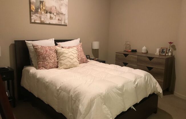 1 bed, 1.5 baths, 1,022 sqft, $1,950, Unit 104