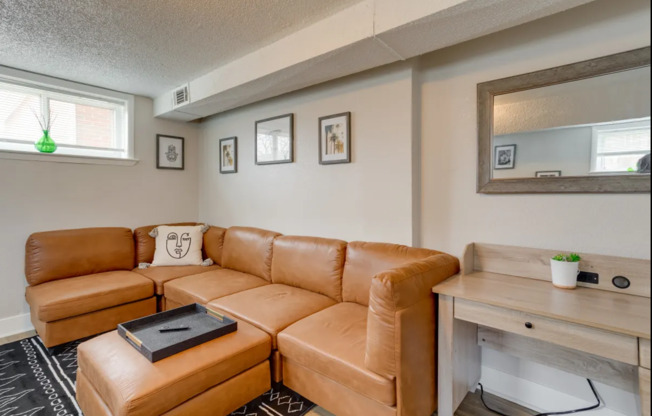 2 beds, 1 bath, $2,200