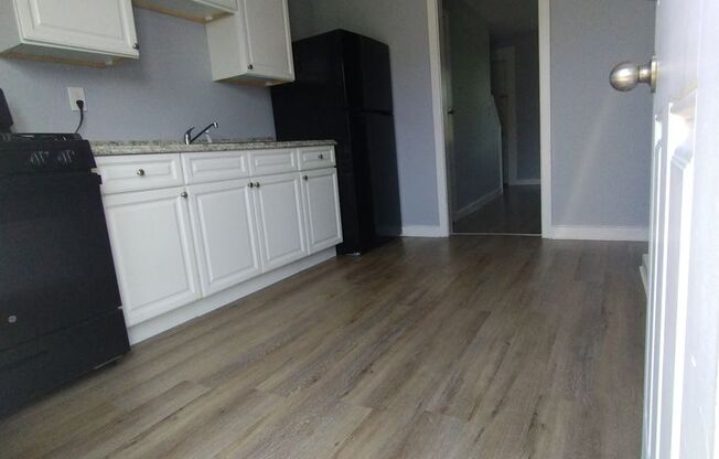 2 beds, 1 bath, $1,150