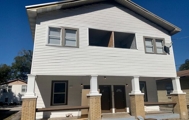 SPACIOUS 3 BEDROOM 1.5 BATHROOM APARTMENT HOME IN TAMPA!