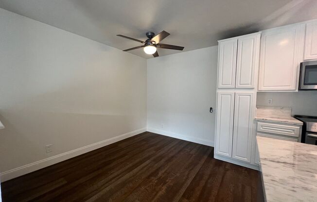 Amazing one bedroom located in desirable Lake Forest.