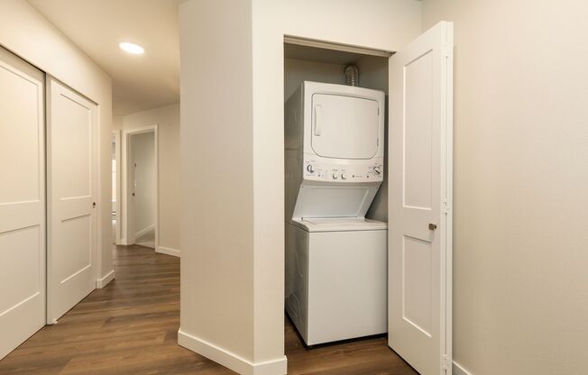 2 beds, 2 baths, 1,005 sqft, $2,895, Unit 307