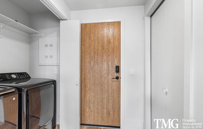 1 bed, 1 bath, 570 sqft, $1,800, Unit 402