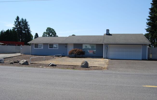 3 Bed 2 Bath Home with Large Yard in Brush Prairie