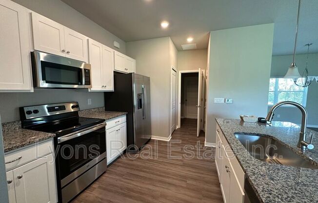 2492 SPARKLE LN