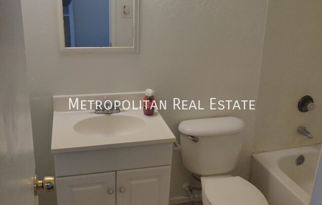 3 beds, 1.5 baths, 1,008 sqft, $1,195