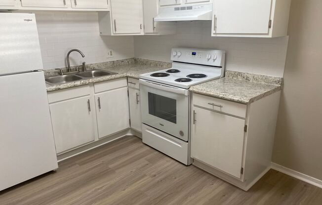 1 bed, 1 bath, 700 sqft, $700, Unit EC 14