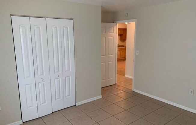 2 beds, 1 bath, $1,300