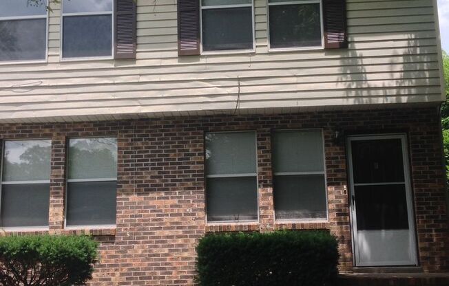 2 Bedroom 1.5 Bath Duplex near Dan Mills in Inglewood  $1450/mo