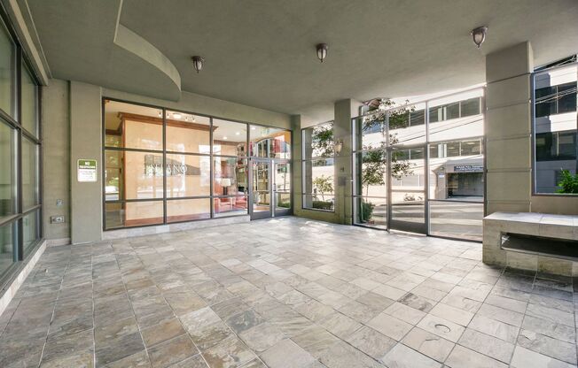Beautiful Studio In Queen Anne!