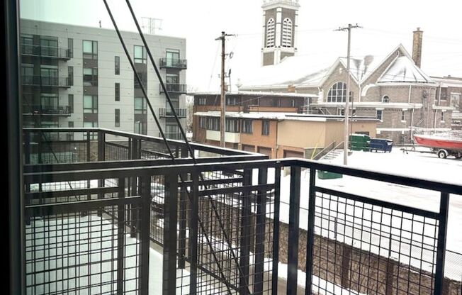 1 bed, 1 bath, 676 sqft, $1,425, Unit 323