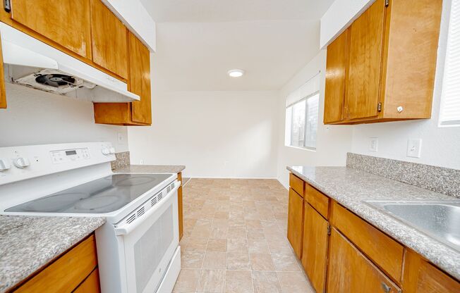 2 beds, 1 bath, $2,200, Unit 2