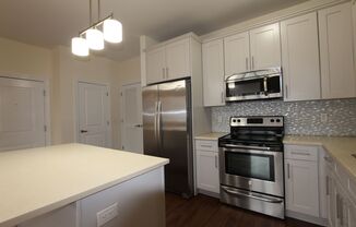 1 bed, 1 bath, 883 sqft, $2,350, Unit 401