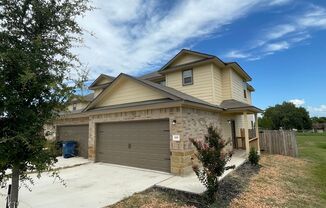 3 Bedroom, 2.5 Bathroom Duplex in New Braunfels!