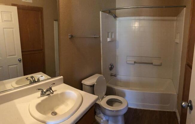 3 beds, 2 baths, 1,140 sqft, $1,350