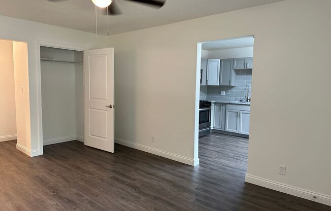 3 beds, 1.5 baths, 1,300 sqft, $1,450, Unit 3102