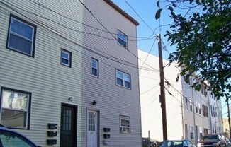 1 bed, 5.5 baths, 750 sqft, $2,100, Unit 1