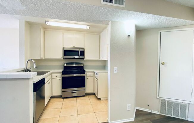 1 bed, 1 bath, $1,875, Unit 064#216