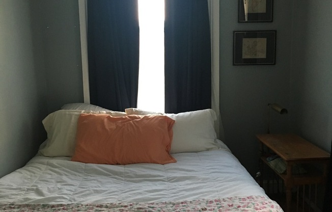 1 bed, 1 bath, 700 sqft, $1,200, Unit Apt C