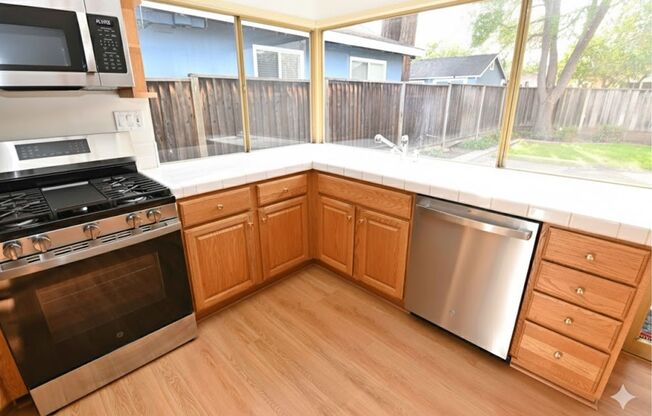 Beautiful 4 bedroom 2 bathroom home for the New Year!