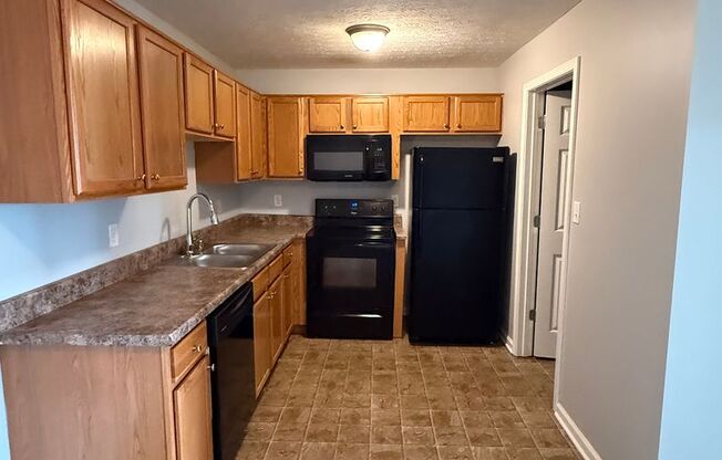 1 bed, 1 bath, $750, Unit 355C