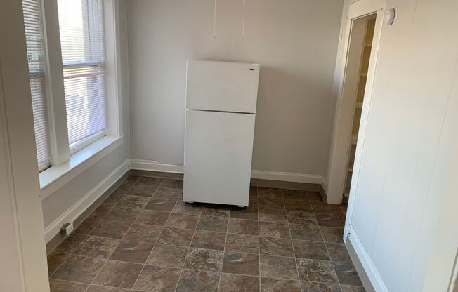 Studio, 1 bath, 500 sqft, $1,025, Unit 305