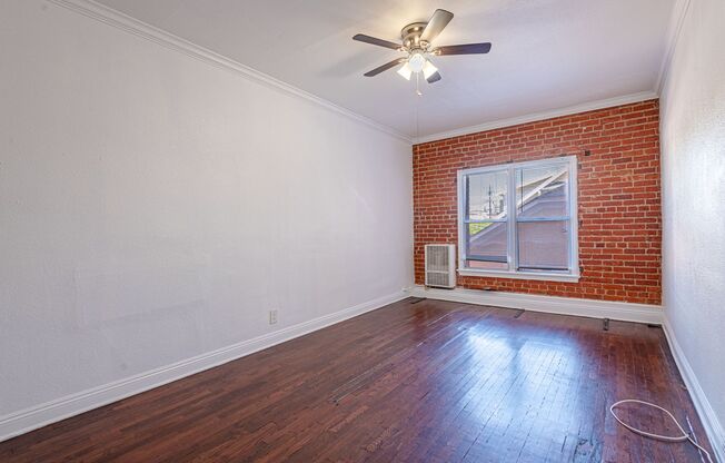 Studio, 1 bath, 350 sqft, $1,250, Unit Unit 404