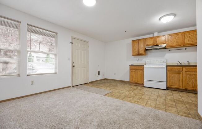 6043 -6051 NE Simpson