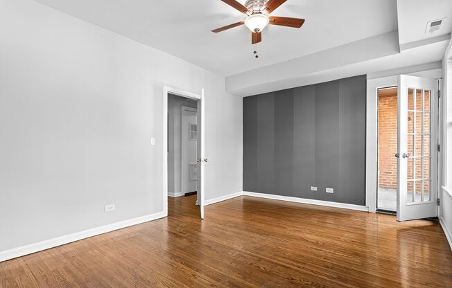2 beds, 1 bath, 696 sqft, $2,100, Unit 7445-211