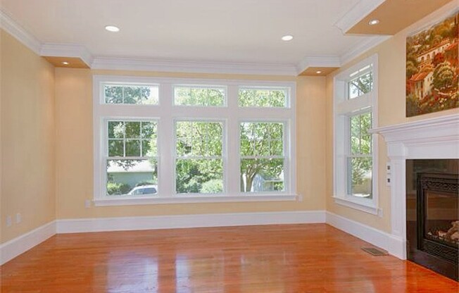 62 COUNTRY CLUB LN