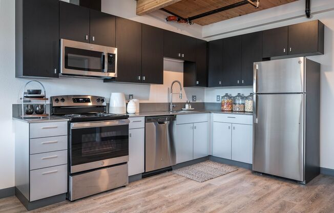 2 beds, 1 bath, 746 sqft, $1,599, Unit 316