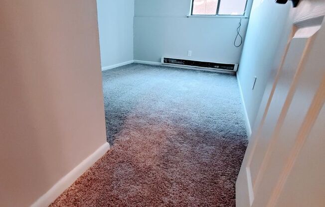 2 beds, 1 bath, 841 sqft, $1,600, Unit 7-4A