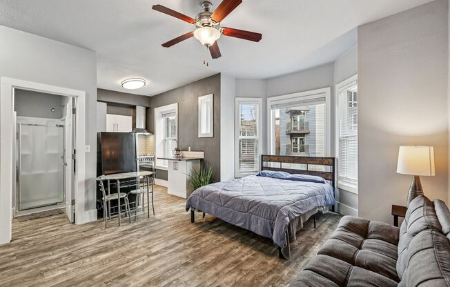 Studio, 1 bath, 375 sqft, $1,425, Unit 209