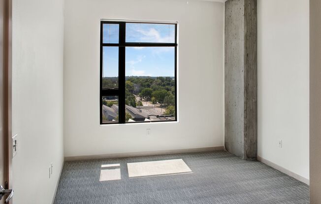 1 bed, 1 bath, 713 sqft, $1,985, Unit 1013