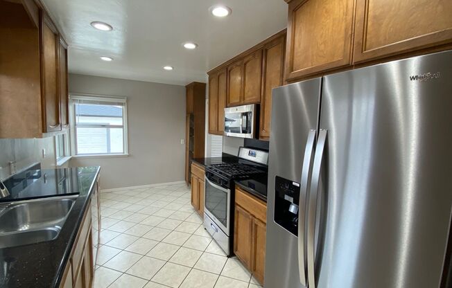 3 beds, 2 baths, $5,100, Unit 4815 62nd