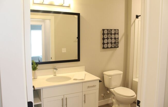 1 bed, 1 bath, 1,081 sqft, $1,550, Unit 1179-101