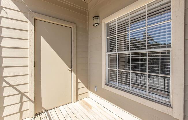 2 beds, 1 bath, 964 sqft, $1,395